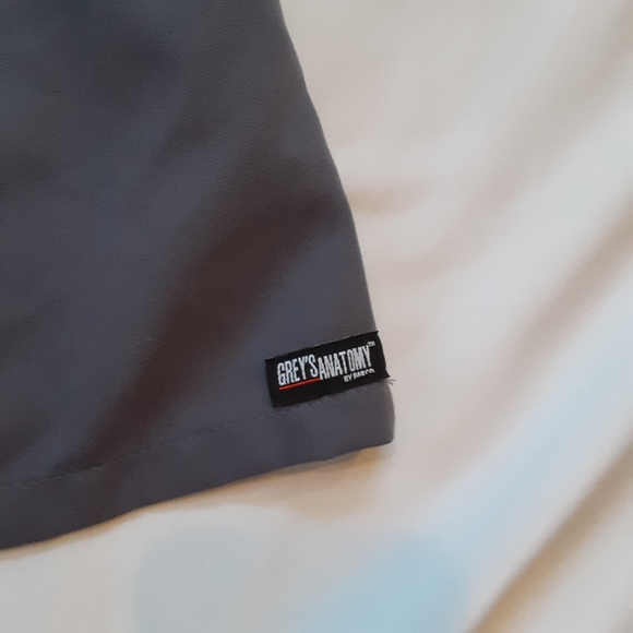 GREY'S ANANTOMY #41460 VNECK SCRUB TOP in MOONSTRUCK/LT GREY WOMENS SIZE 5XL. - Picture 8 of 8